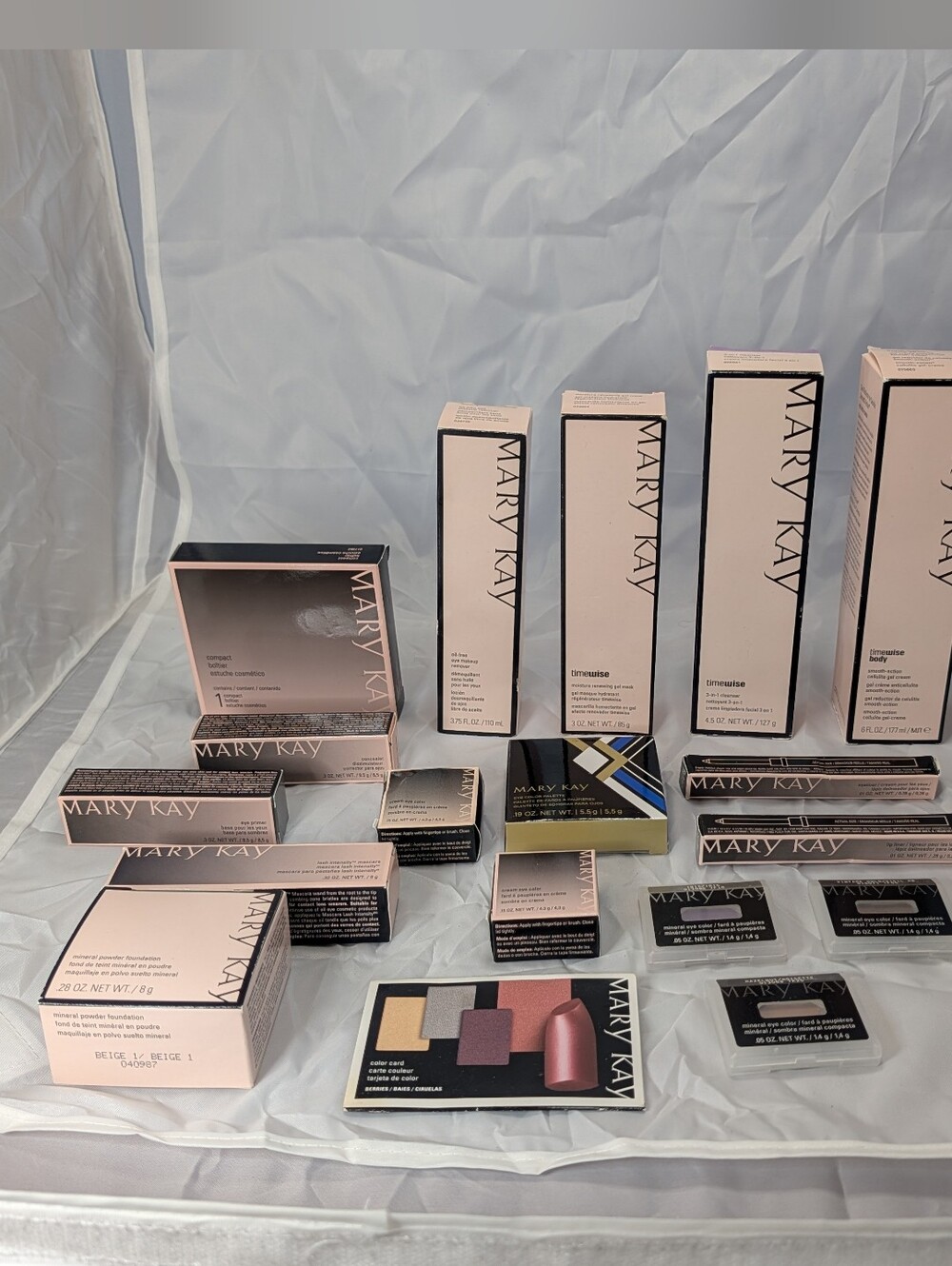 Mary Kay TimeWise & Color Cosmetics Huge Lot New In Boxes - Picture 2 of 7